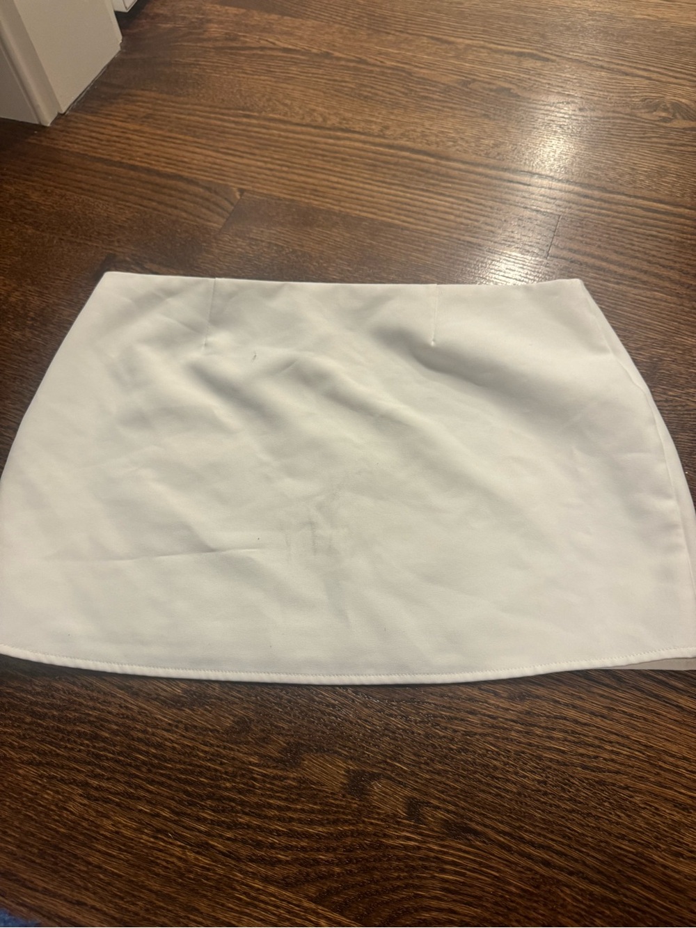superdown White Mini Skirt - Clean A-Line - Picture 3 of 3